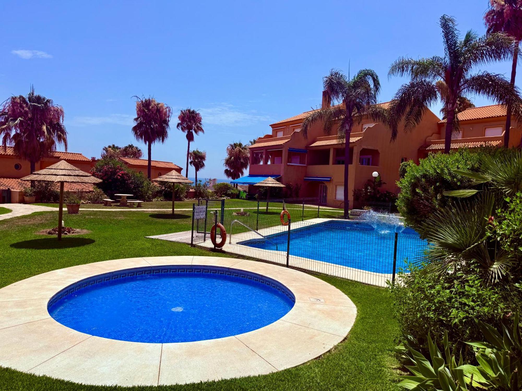 No10 - Beachfront Close To Port, 2 Bedroom, 2 Bathroom, Sleeps 5